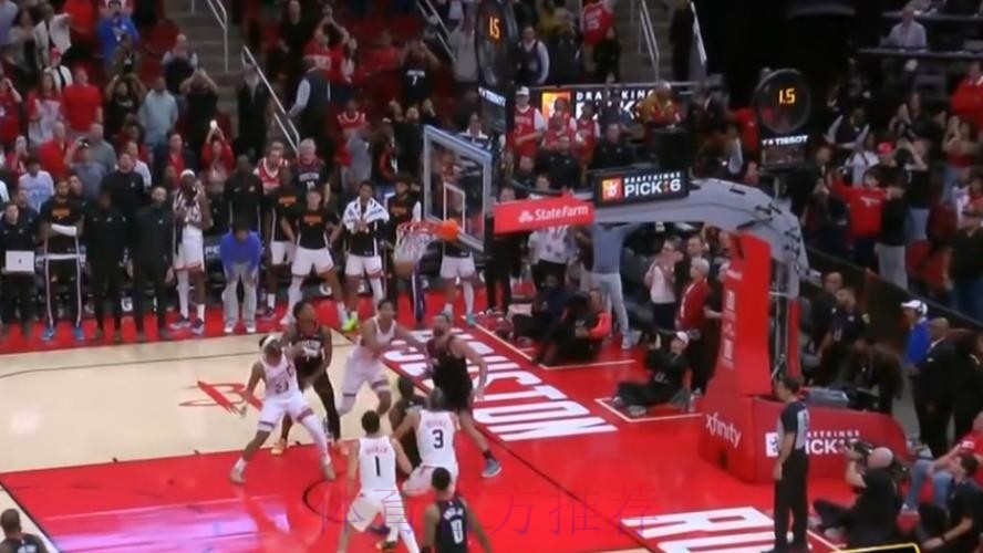 布泽利斯单手隔扣领衔NBA本周好球 布泽利斯单手隔扣领衔NBA本周好球